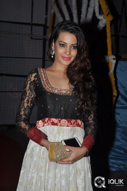 Diksha-Panth-at-Gopala-Gopala-Movie-Audio-Launch